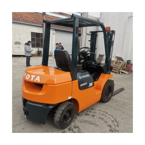 Carretillas elevadoras diésel japonesas originales en excelente estado modelo FD30, capacidad de <span class=keywords><strong>3</strong></span> toneladas - Product Image 1