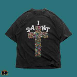 T-shirt Oversize I Saint Bottle Cap Cross Goth Anni '90 Y2K Streetwear con Grafica a Mosaico Colorato per Donna e Uomo - Product Image 1