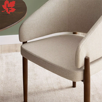 Chaise de salle à manger Kennedy en bois massif à prix abordable, dossier confortable, design traditionnel durable, siège en velours, pour la maison, le bureau, l'appartement