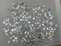 Prix de gros 6-25mm Coquille naturelle blanche sans trou MOP Trèfle à quatre feuilles pour la fabrication de bracelets, colliers et bijoux