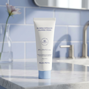 Crème apaisante intensive à la Centella Blue Petal Blemish 50g pour peaux sensibles, utilisation de jour, hydratante - Product Image 1