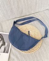 Tas Selempang Musim Panas 2025 Wanita, Tas Dumpling Trendy, Tas Bahu Kecil Ringan Bahan Nylon, Tas Selempang Serbaguna