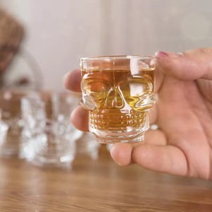 Vasos de <span class=keywords><strong>Tequila</strong></span>, Vodka y Whisky con Forma de <span class=keywords><strong>Calavera</strong></span>, Mini Vasos de Chupito de 50 ml, Baratos al por Mayor - Product Image 1