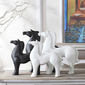 Oem Artesanato Chapeamento Branco Preto Cavalo Presentes Para Escritório Quarto Festa Decorações De Natal Arte Cerâmica Ornamentos <span class=keywords><strong>Home</strong></span> Decor - Product Image 3