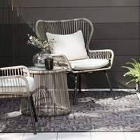 Ensemble de jardin en rotin moderne avec 2 chaises et 1 table basse pour la vie en plein air, hôtel, parc, mobilier d'extérieur moderne, matériau métallique