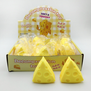 Al por mayor: Bola antiestrés de queso adorable y divertida para amasar, ideal para juegos de fiesta y regalos - Product Image 1