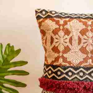 Funda de Cojín Geométrica Exclusiva en Color Terracota y Azul Marino, Funda de Algodón con Flecos Estilo Boho para Sofá, 16x16, 18x18 - Product Image 4