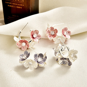 Pendientes con forma de flor en forma de C, plata 925, cristal, diamantes de imitación, para uso diario de mujer - Product Image 2