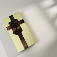 Caja de Regalo Rectangular Larga Verde Lima Pálido al por Mayor con Textura de Tela de Hierba y Lazo de Satén Marrón Chocolate Oscuro - Suministro a Granel