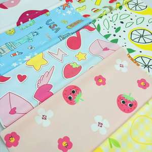 جلد مطبوع رقمياً خالٍ من مركبات PFAS بنمط جميل ومرن للملابس الخارجية والتنانير والفساتين - Product Image 2