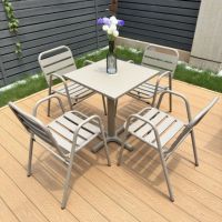 Ensemble table et chaises empilables carrées en acier au carbone de style nordique pour extérieur, idéal pour cour, jardin, pâtisserie, salon de thé