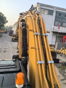 SANY d'occasion chinois de bonne qualité 215C SY235C pelles rétrocaveuses hydrauliques sur chenilles 21 tonnes 20 tonnes pelleteuse lourde d'occasion sy235c - Product Image 4