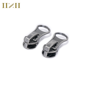 Chất Lượng Cao Tùy Chỉnh Khắc Biểu Tượng Kim Loại Dây Kéo Kéo Túi Kim Loại Dây Kéo Thanh Trượt Puller Cho Túi Xách May Phổ Dây Kéo Thanh Trượt - Product Image 6