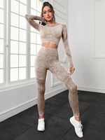 Ensemble de yoga et d'entraînement 2 pièces pour femme : Haut uni respirant sans couture, délavé, ajouré, mat, à manches longues et pantalon taille haute sculptant les hanches