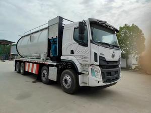 Camión de Succión de Aguas Residuales con Motor Yuchai de 500HP, 12 Neumáticos, Vehículo Liuzhou para Dragado de Alcantarillado a Gran Escala, Suministro Global Personalizado OEM - Product Image 6