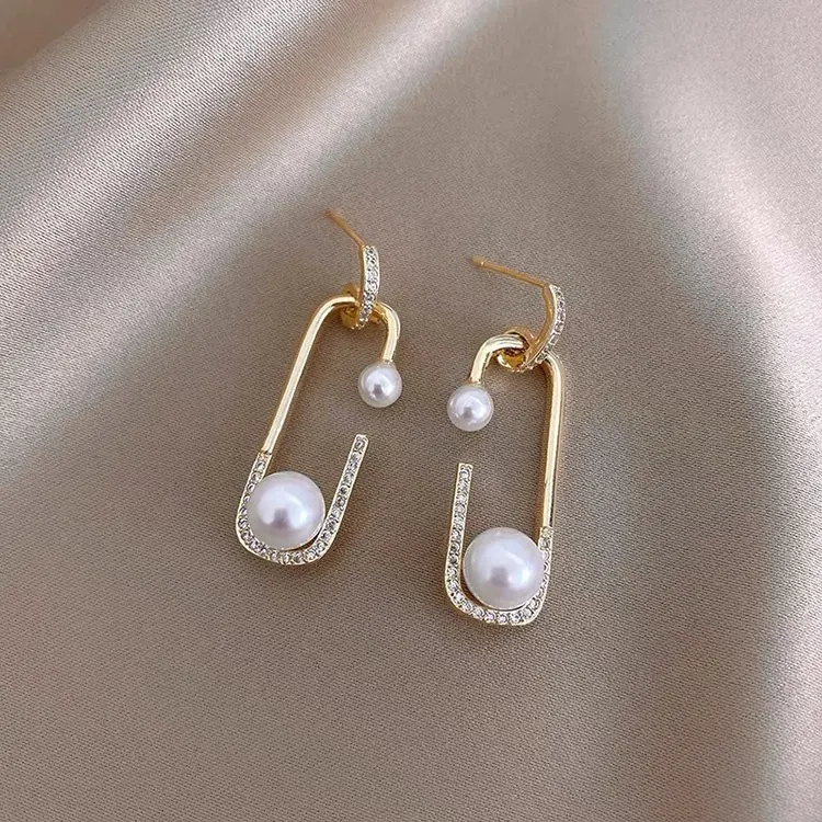 Hợp thời trang thanh nhã sang trọng bán buôn Zirconia dangle phụ nữ tai Stud 925 sterling Silver Gold Plated thời trang nước ngọt bông tai ngọc trai