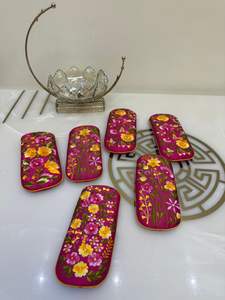 Estuche de anteojos de Estilo Vintage bordado a mano hecho a medida con flores artesanales. Ideal para viajeros diarios - Product Image 2