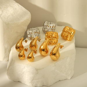 Orecchini a Goccia d'Acqua Traforati di Tendenza, in Acciaio al Titanio Placcato Oro 18K, Orecchini a Perno Quadrati a Strisce, Gioielli per Orecchie - Product Image 3