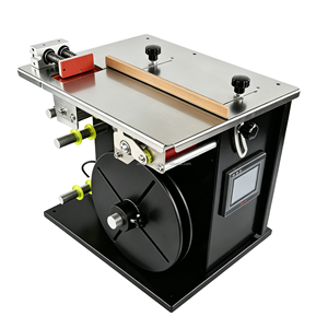 Machine d'étiquetage semi-automatique de type L 90 pour petites boîtes et cartons - Étiqueteuse de bureau PLC pour étiquettes autocollantes inviolables en papier - Product Image 1