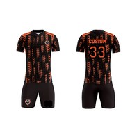 Jersey Sepak Bola Kustom Pria Dewasa Bernapas Cepat Kering Lengan Pendek Jersey Sepak Bola Cetak Digital Logo Klub Tim Kedatangan Baru