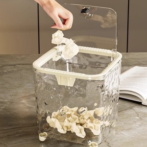 ถังขยะตั้งโต๊ะสำหรับหอพักนักเรียนสุดหรู พลาสติกทรงสี่เหลี่ยม ลายคลื่นน้ำ ฝาเปิดแบบกดยืดหยุ่น ใช้ในห้องนั่งเล่น ใส่ของจุกจิก ซาร่า - Product Image 1