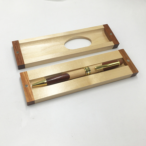 Set di Penne Regalo in <span class=keywords><strong>Legno</strong></span> Ecologico con Incisione Personalizzata, <span class=keywords><strong>Penna</strong></span> <span class=keywords><strong>a</strong></span> <span class=keywords><strong>Sfera</strong></span> in Acero e Palissandro con Astuccio in <span class=keywords><strong>Legno</strong></span> - Product Image 5