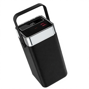 Batterie externe portable 100000mAh RGB avec charge rapide PD 22.5W, affichage numérique LED et câbles intégrés pour l'extérieur - Product Image 4