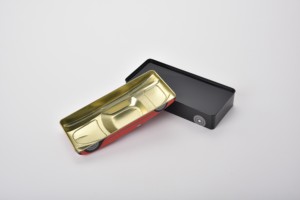 Fabricante al por mayor estilo moderno caja de lata de Metal coleccionable coche 3D forma recuerdo Mini maleta impresión Offset para vacaciones - Product Image 6