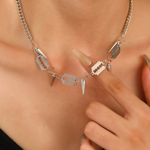 2025 elegante collar <span class=keywords><strong>de</strong></span> borla con tachuelas <span class=keywords><strong>de</strong></span> varios niveles plata Punk cara ancha hebilla abajo <span class=keywords><strong>para</strong></span> Mujeres Hombres regalo <span class=keywords><strong>de</strong></span> joyería <span class=keywords><strong>de</strong></span> fiesta - Product Image 3