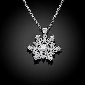 Collana con Ciondolo a Fiocco di Neve Natalizio per Donne, Elegante Catena da Collo per le Festività - Product Image 3