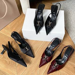 Sandales d'été personnalisées en cuir verni de haute qualité à enfiler avec talons aiguilles de 6 cm, chaussures habillées pour femmes pour événements du soir - Product Image 3