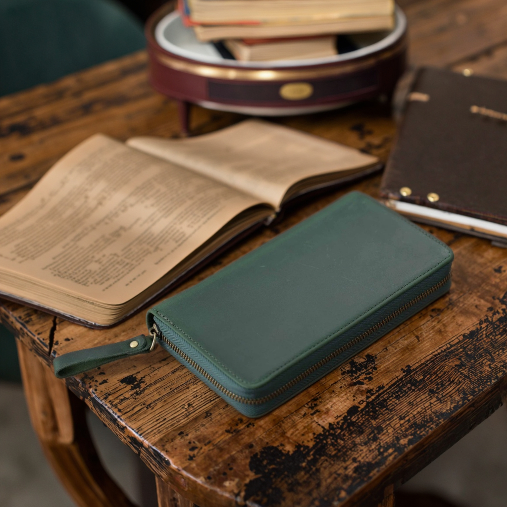 Couverture en cuir vert uniquement