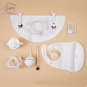 Juego de Alimentación <span class=keywords><strong>para</strong></span> Bebés de Silicona de Grado Alimenticio, 7 Piezas, con Babero, Mantel Individual, Tazón, Tenedor, Cuchara y Vaso Antiderrames, Vajilla Infantil Personalizada - Product Image 4