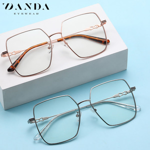 แว่นตา Danda รุ่น JS8603 ทรงสี่เหลี่ยมเต็มกรอบ ป้องกันแสงสีฟ้า แว่นตาแฟชั่นสำหรับผู้หญิง - Product Image 1