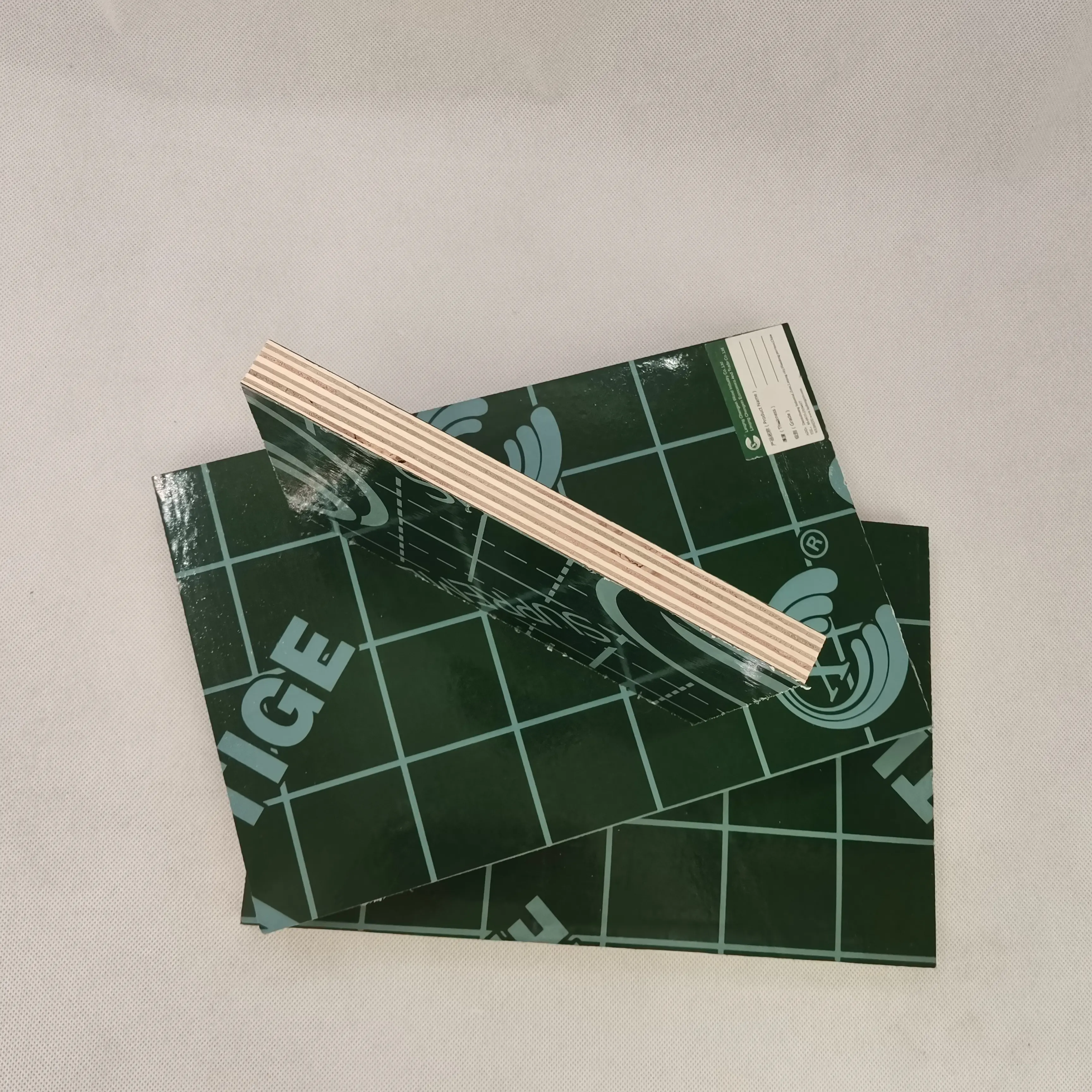 12 мм 16 мм 18 мм Материал из тополя зеленого цвета полипропиленовая пластиковая пленка облицованная морской фанерный лист для строительства