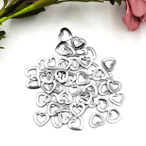 จี้รูปหัวใจสเตนเลสสตีลแบบฉลุลาย สำหรับงาน DIY สีเหล็ก รุ่น H1099 - Product Image 1