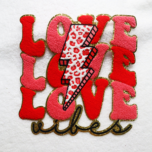 Moda amor personalizado al por mayor Chenille brillo San Valentín monedero hierro en parches bordado parche Heatpress - Product Image 2