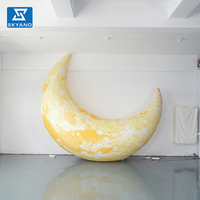 Sculpture de lune géante gonflable jaune, modèle de lune gonflable pour la décoration publicitaire