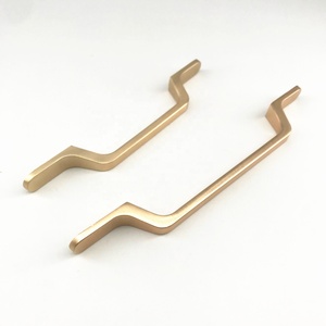 Manija y perillas CX154 Muebles Herrajes de latón Tirador de zinc dorado Perilla de puerta única Accesorios Manijas para gabinete Cocina - Product Image 2
