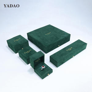 Confezionamento di gioielli in stile classico e di lusso con Logo personalizzato verde Led forma quadrata scatole di gioielli stesso velluto verde all'interno - Product Image 4