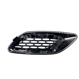 Accesorios Cromados para Guardabarros de Maserati Levante 2019-2020, Placa de Repuesto 670139652 y 670139654 - Product Image 1
