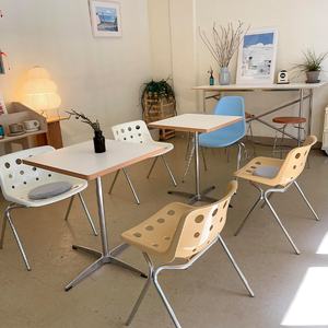 Ensembles <span class=keywords><strong>de</strong></span> meubles <span class=keywords><strong>de</strong></span> restaurant crème <span class=keywords><strong>de</strong></span> style coréen moderne combinaison <span class=keywords><strong>de</strong></span> chaises <span class=keywords><strong>de</strong></span> table design en métal commercial café dessert cuisson gâteau - Product Image 2