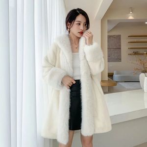 Grossiste Vêtements <span class=keywords><strong>Femme</strong></span> Fourrure Longue <span class=keywords><strong>Grande</strong></span> <span class=keywords><strong>Taille</strong></span> Hiver avec Grand Revers Fausse Fourrure de Renard Manteau d'Hiver <span class=keywords><strong>Femme</strong></span> - Product Image 5