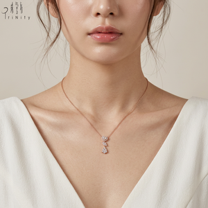 Collier en or rose massif 18 carats de qualité exceptionnelle, avec pendentif en forme de cœur, feuille ou goutte d'eau, serti de diamants, pour femme, à porter au quotidien. - Product Image 5