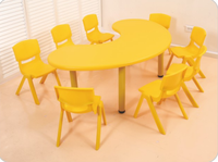 Ensemble de table et chaises modulaires en plastique coloré pour la maternelle, écologique, durable, circulaire, courbé, meubles pour enfants, préscolaire