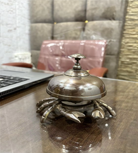 Cloche de bureau en laiton antique durable style religieux cloche de bureau avec comptoir en crabe poli artisanat en métal - Product Image 5