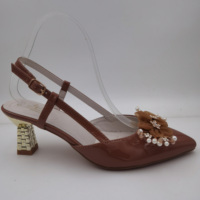 Escarpins floraux pour femmes en cuir verni à bout pointu, ornés de perles et de fleurs en mousseline, à bride arrière, talon chaton, coloris violet, noir, marron, bordeaux