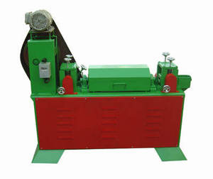 Machine à redresser et couper le fil de fer enroulé - Machine à dessiner les feuilles à quatre lignes pour la préparation des branches de sapin de Noël en PVC - Product Image 3
