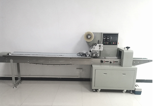 Automatic Candy Flow Packing Machine Small Candy Bar Horizontal <b>Packaging</b> Machine Candy Packing Machine - Product Image 2