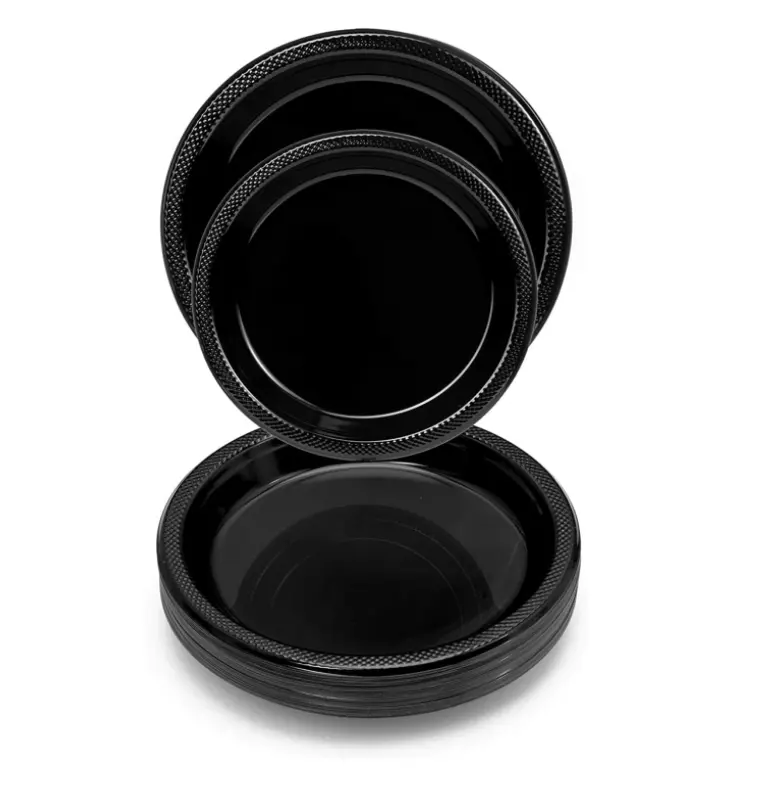黒いプラスチック製のディナープレートは、丸いデザートプレートをバルクの使い捨てプレートとカップにセットします